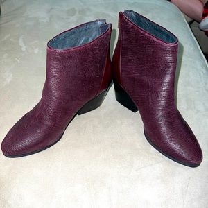 NWOT VANELi maroon booties - Size 8 - $50